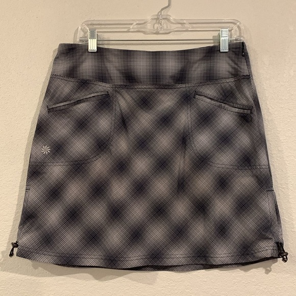 Athleta Pants - Athleta Tulum stretch nylon skirt skort navy gray plaid 8